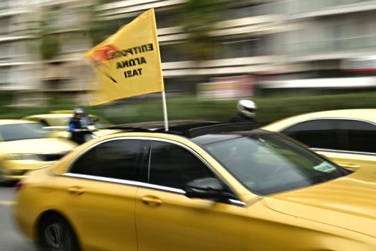 taxi poreia apergia